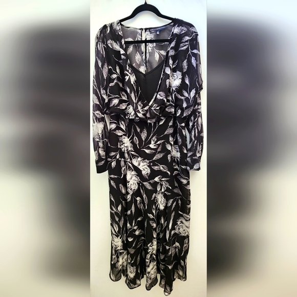 White House Black Market Dresses & Skirts - White House Black Market Monochrome Leaf Print Long Sleeve Sheer Midi‎ Dress 14